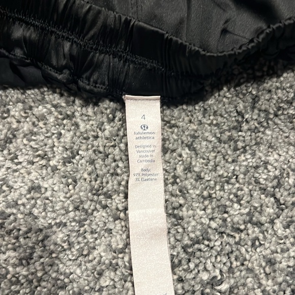 Lululemon running shorts & sports bra - Picture 4 of 14